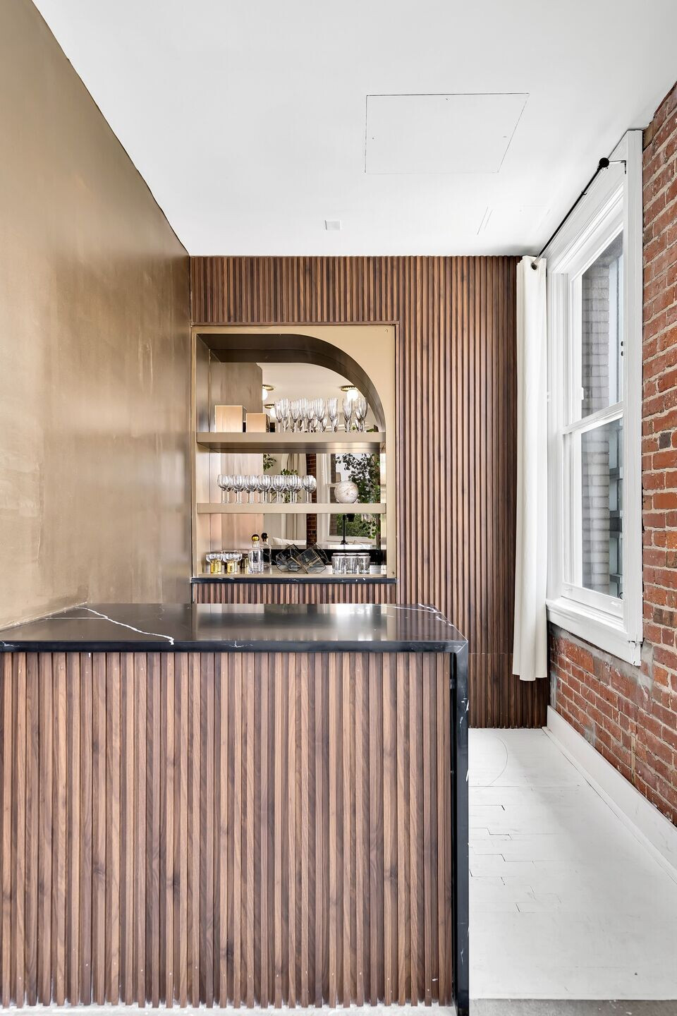https://archello.com/story/131206/attachments/photos-videos/9 photo_credit Derek Miller - Derek and Vee LLC