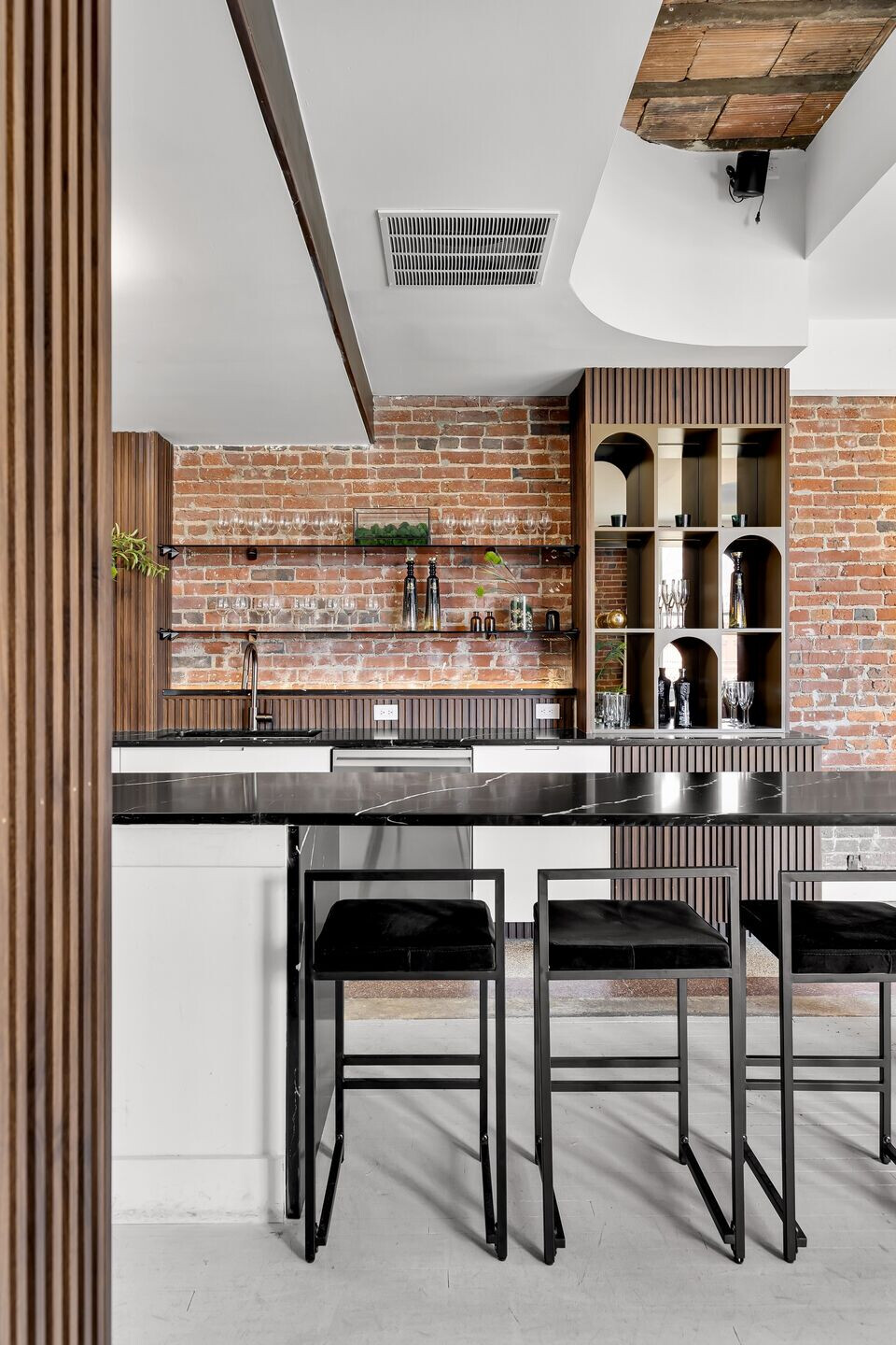 https://archello.com/story/131206/attachments/photos-videos/12 photo_credit Derek Miller - Derek and Vee LLC