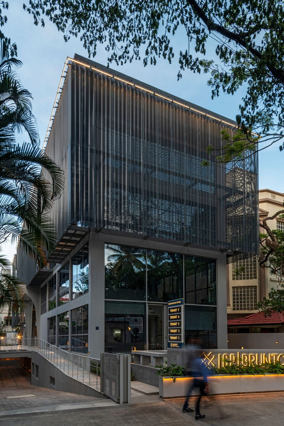 https://archello.com/story/131204/attachments/photos-videos/5 photo_credit Suryan//Dang
