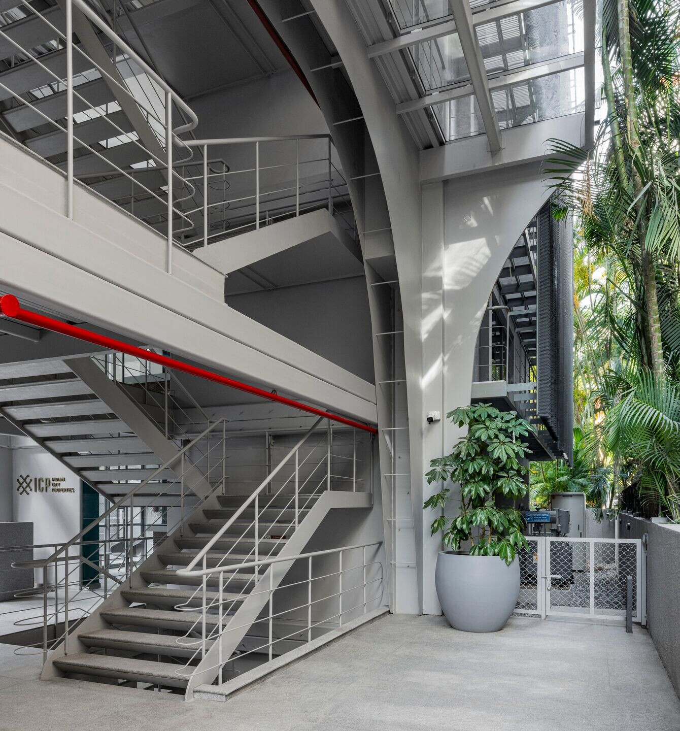 https://archello.com/story/131204/attachments/photos-videos/9 photo_credit Suryan//Dang
