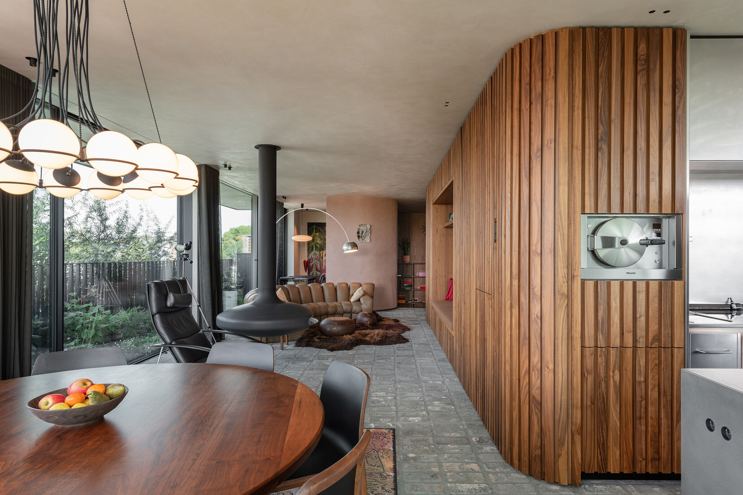 https://archello.com/story/131223/attachments/photos-videos/2 photo_credit Ypsilon Business Photography