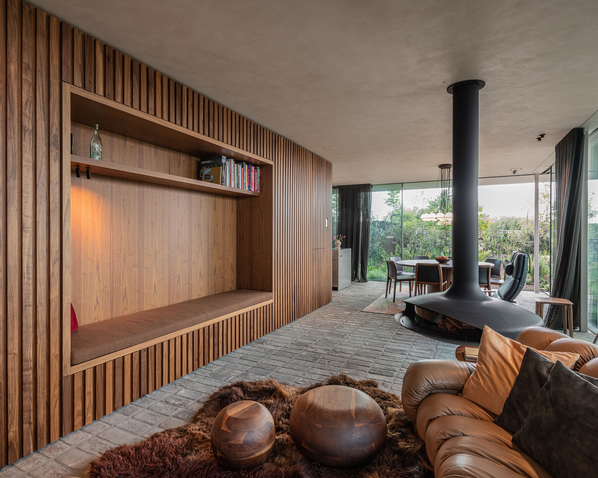 https://archello.com/story/131223/attachments/photos-videos/10 photo_credit Ypsilon Business Photography