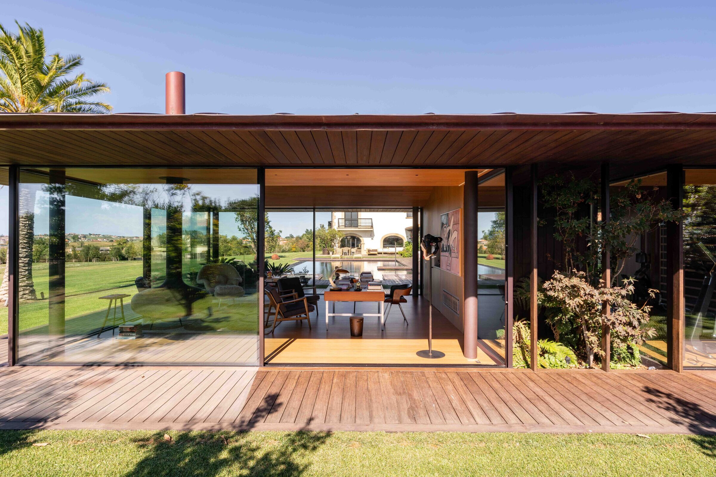 https://archello.com/story/131401/attachments/photos-videos/6 Luis Asin