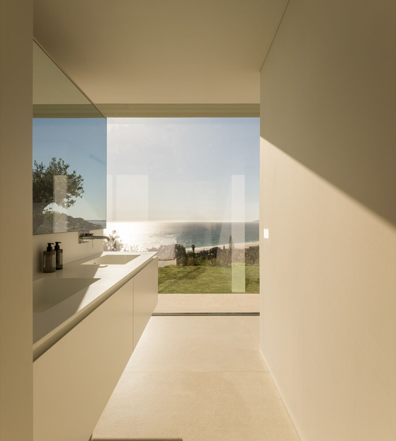 https://archello.com/story/131850/attachments/photos-videos/74