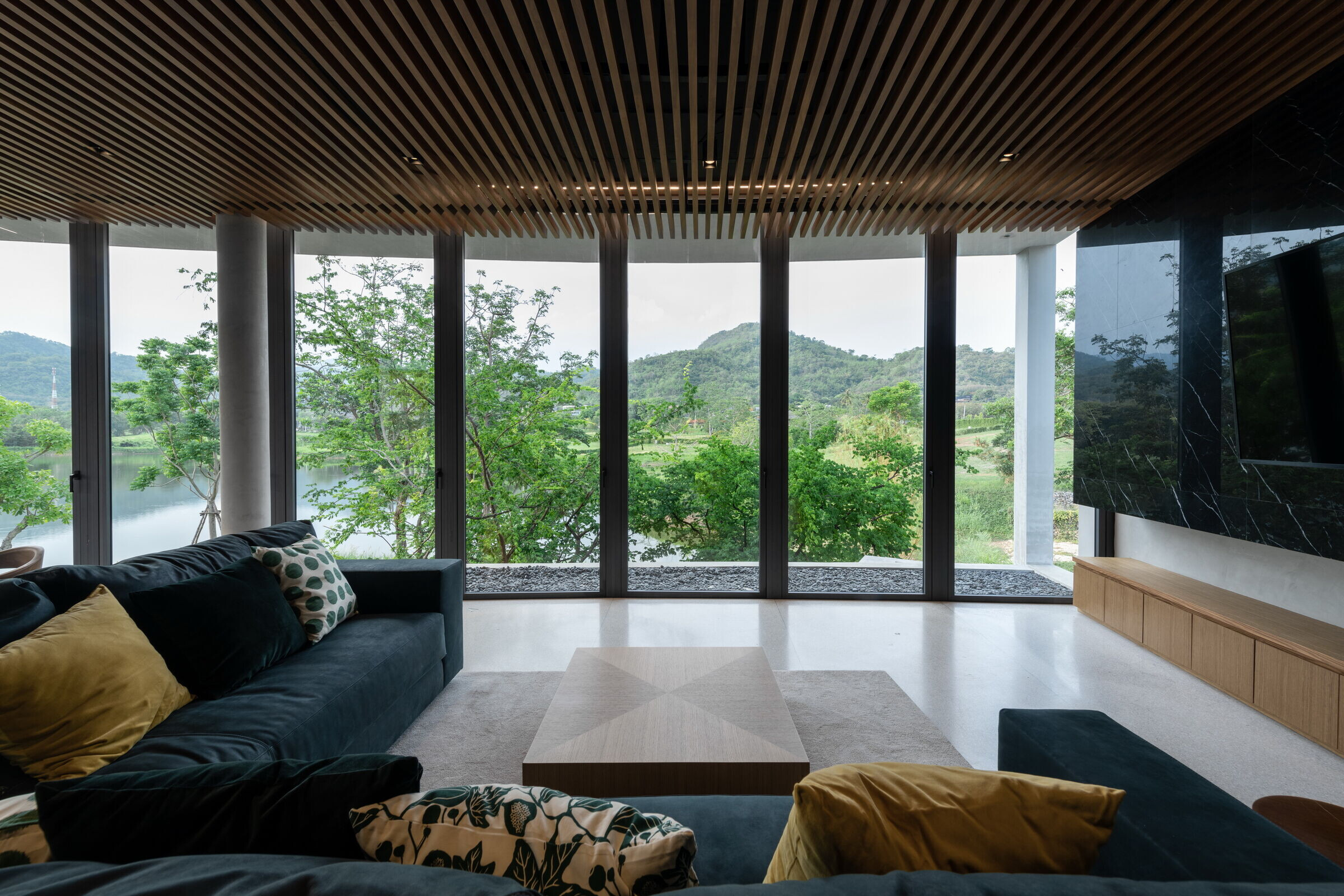 https://archello.com/story/131820/attachments/photos-videos/15 photo_credit DOF Sky|Ground