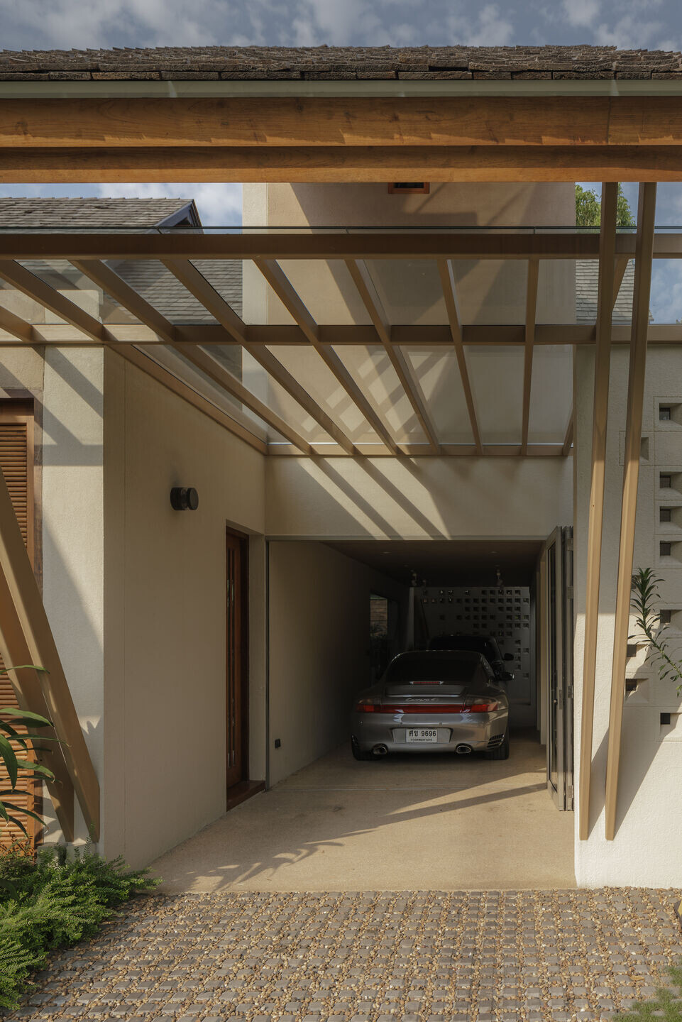 https://archello.com/story/131948/attachments/photos-videos/6 photo_credit Soopakorn Srisakul