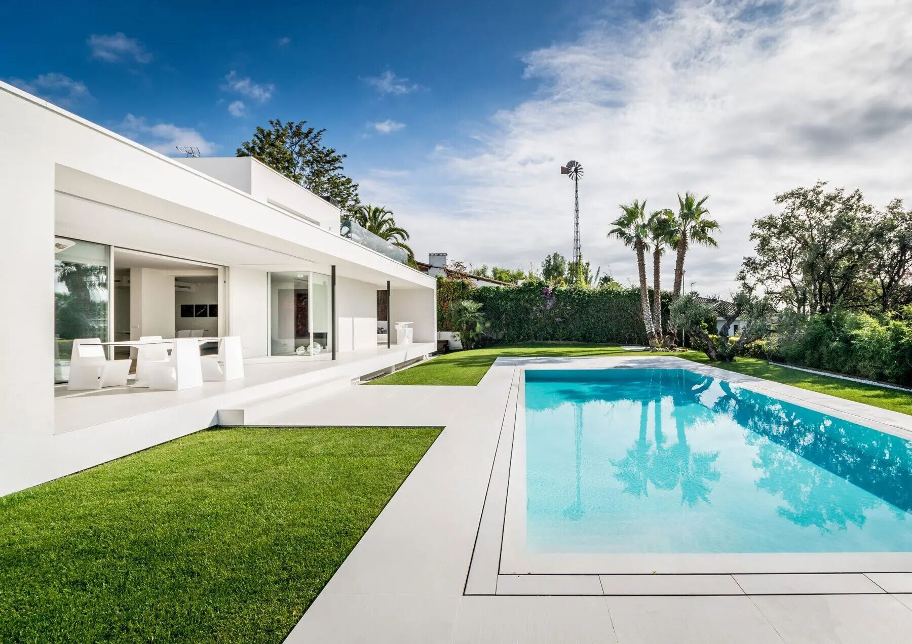 https://archello.com/story/131981/attachments/photos-videos/5 photo_credit Image Courtesy Vondom