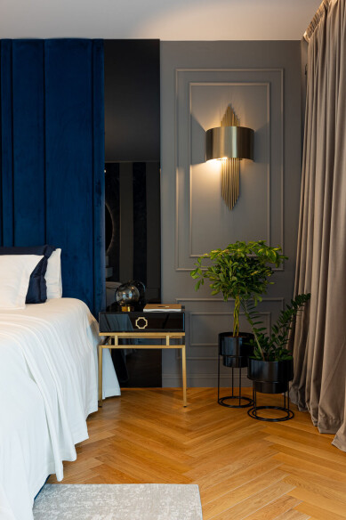 Master Bedroom - Blue Velvet Private House