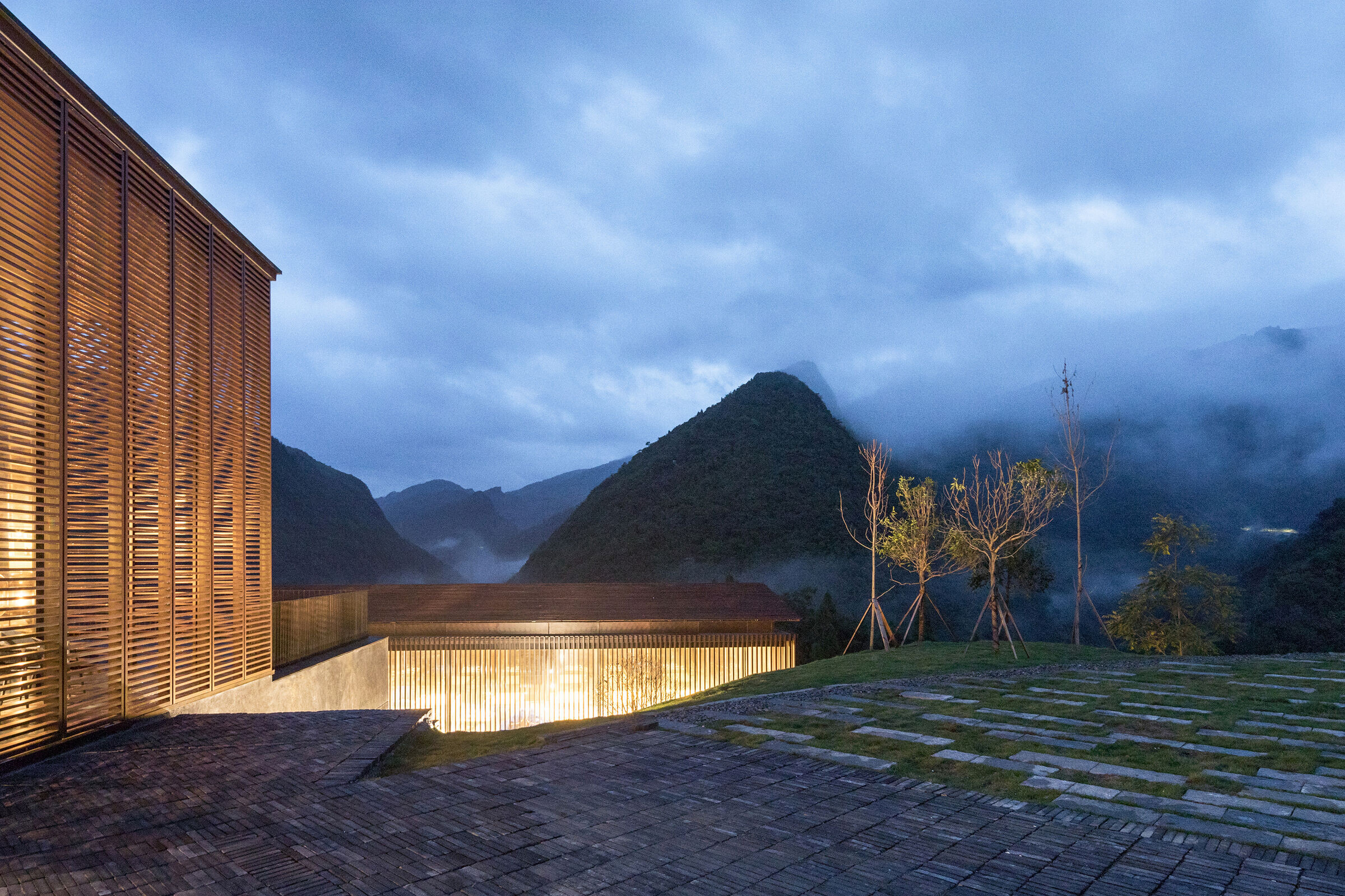 https://archello.com/story/132562/attachments/photos-videos/4 photo_credit Laurian Ghinitoiu