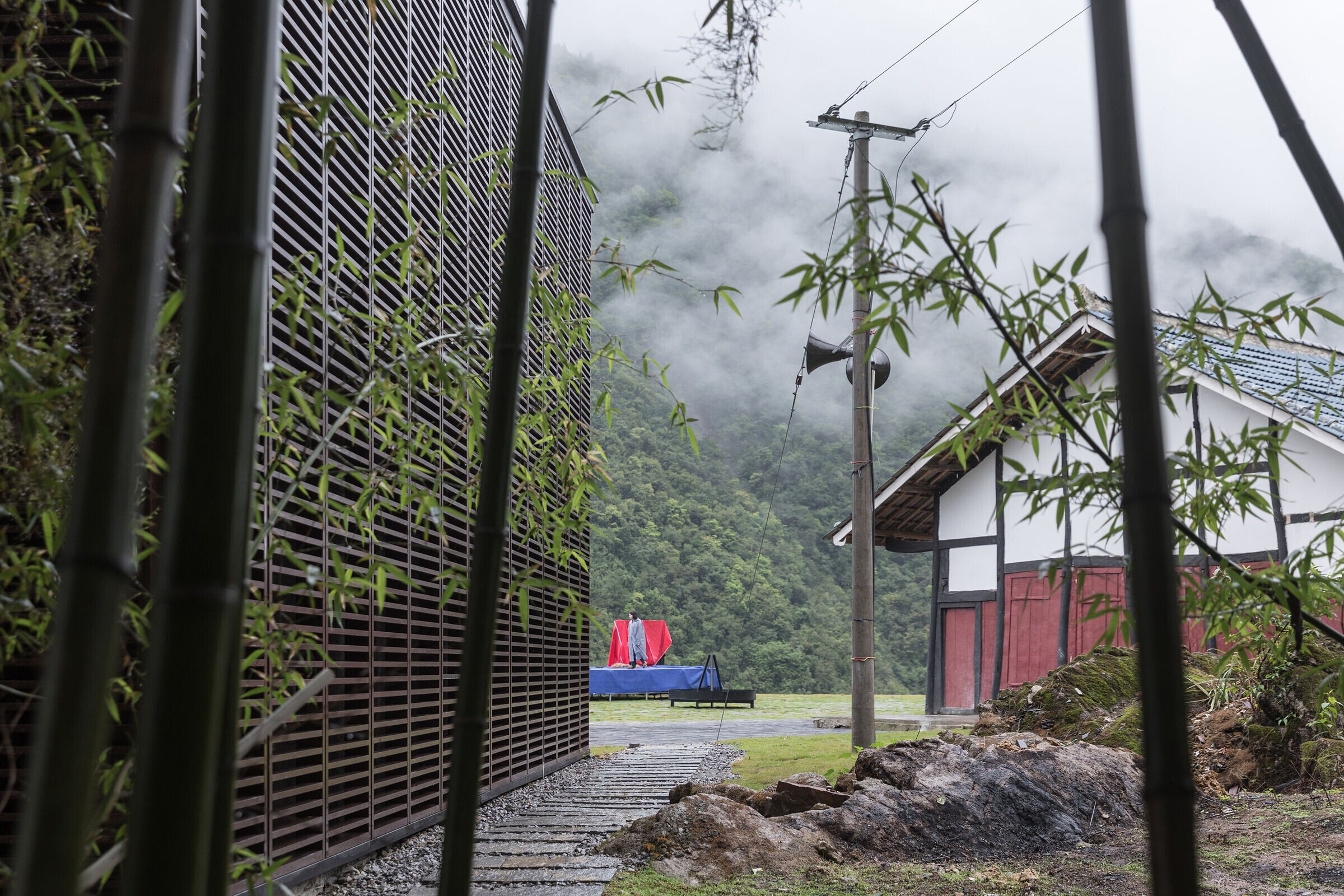 https://archello.com/story/132562/attachments/photos-videos/5 photo_credit Laurian Ghinitoiu