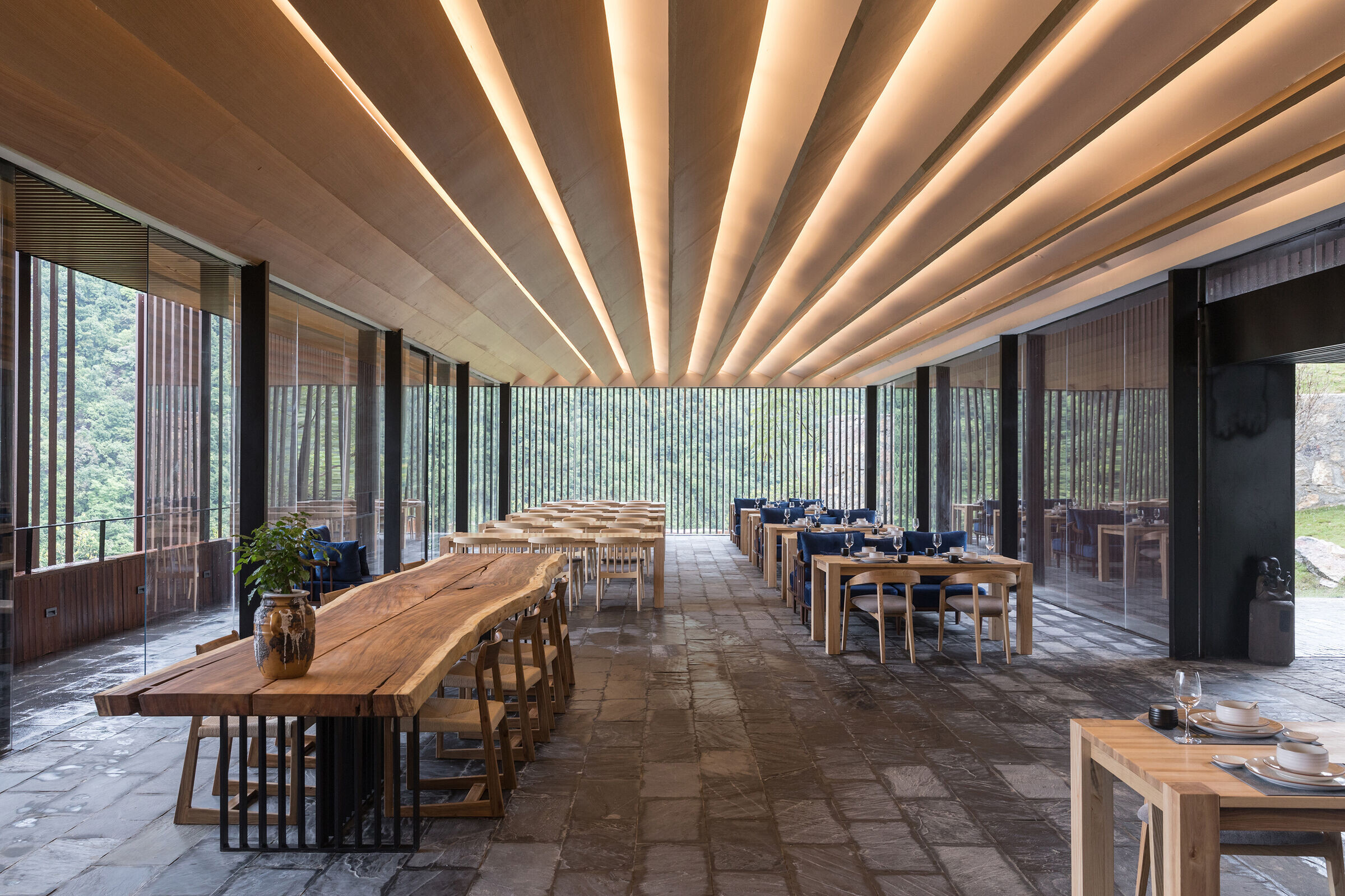 https://archello.com/story/132562/attachments/photos-videos/6 photo_credit Laurian Ghinitoiu