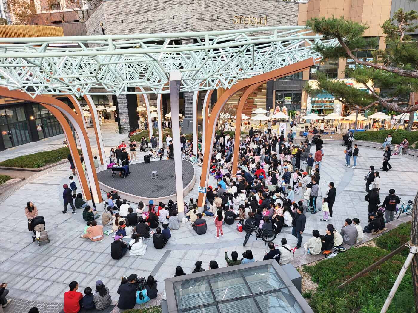 https://archello.com/story/132842/attachments/photos-videos/9 photo_credit (04) © Carve_ArCloud Gamil KOREA_KakaoTalk