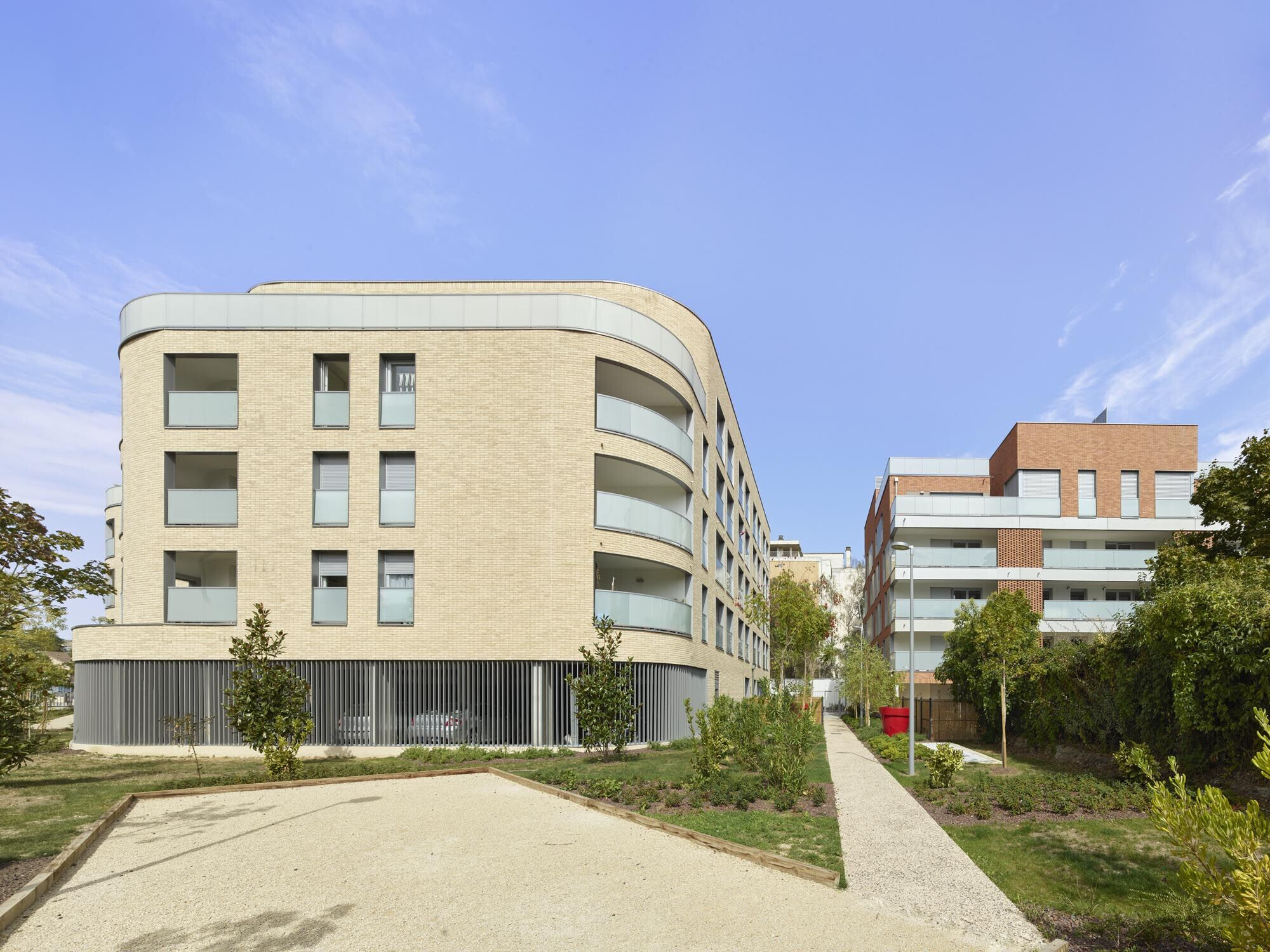 https://archello.com/story/132822/attachments/photos-videos/10 photo_credit Roland Halbe