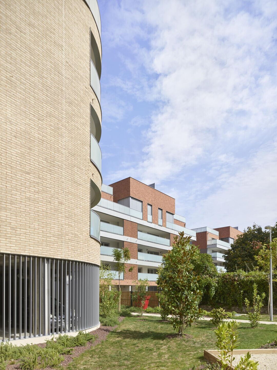 https://archello.com/story/132822/attachments/photos-videos/11 photo_credit Roland Halbe