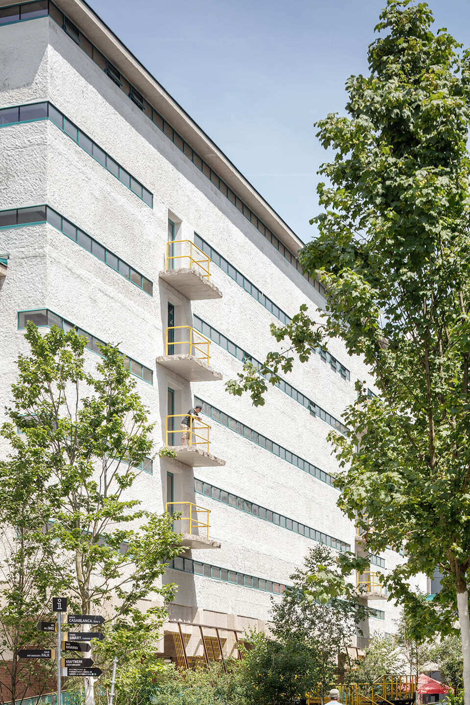 https://archello.com/story/132887/attachments/photos-videos/18 photo_credit Kurt Kuball