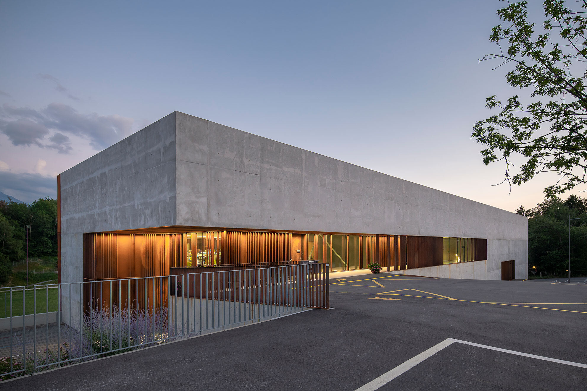 https://archello.com/story/133364/attachments/photos-videos/2 photo_credit DMK Photography