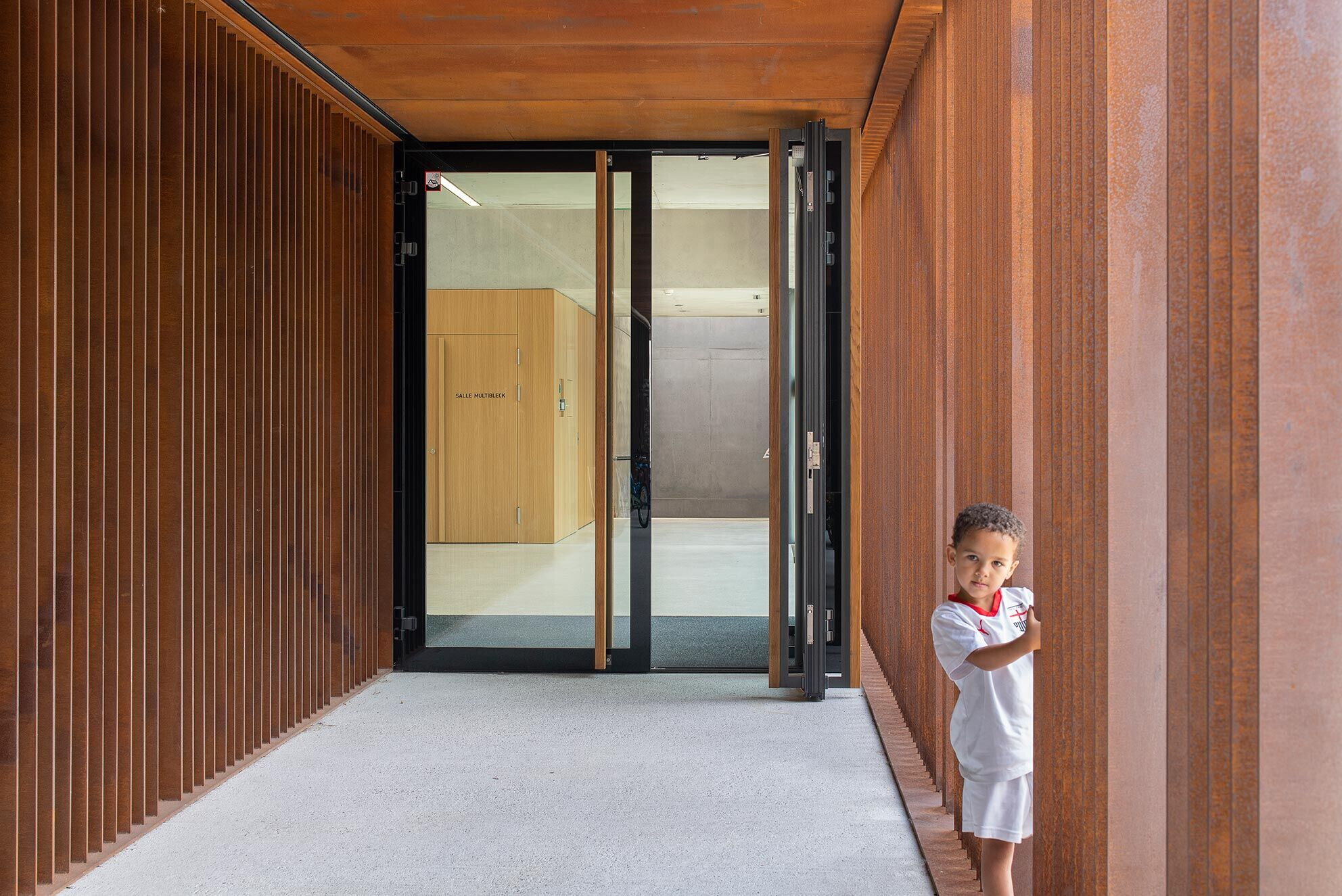 https://archello.com/story/133364/attachments/photos-videos/22 photo_credit DMK Photography