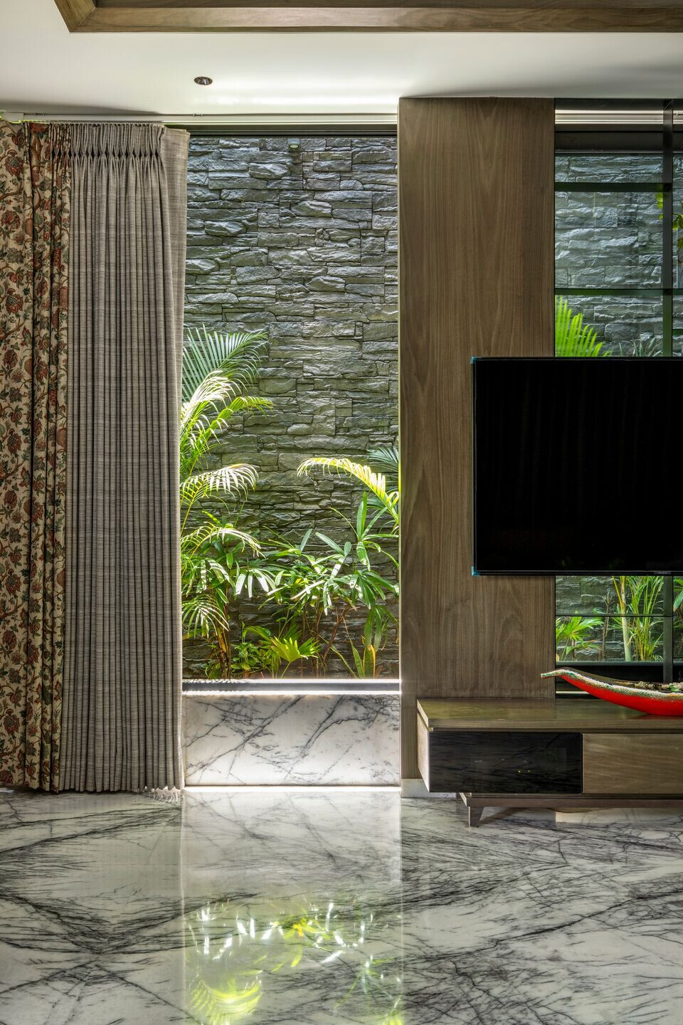 https://archello.com/story/134122/attachments/photos-videos/11 photo_credit Tejas Shah Photography