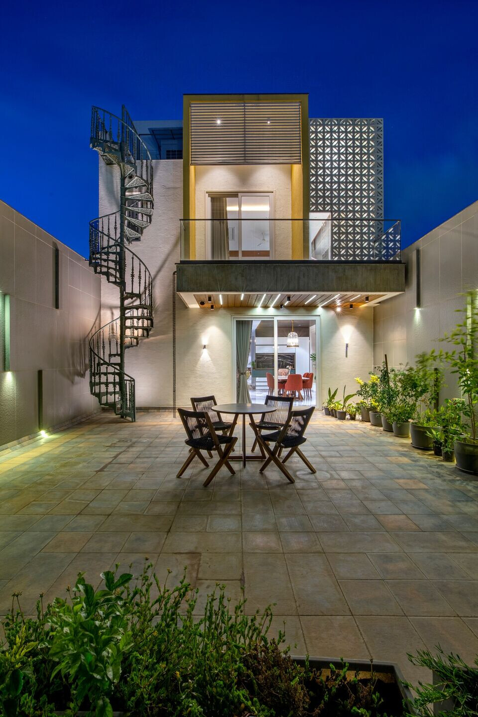 https://archello.com/story/134122/attachments/photos-videos/29 photo_credit Tejas Shah Photography