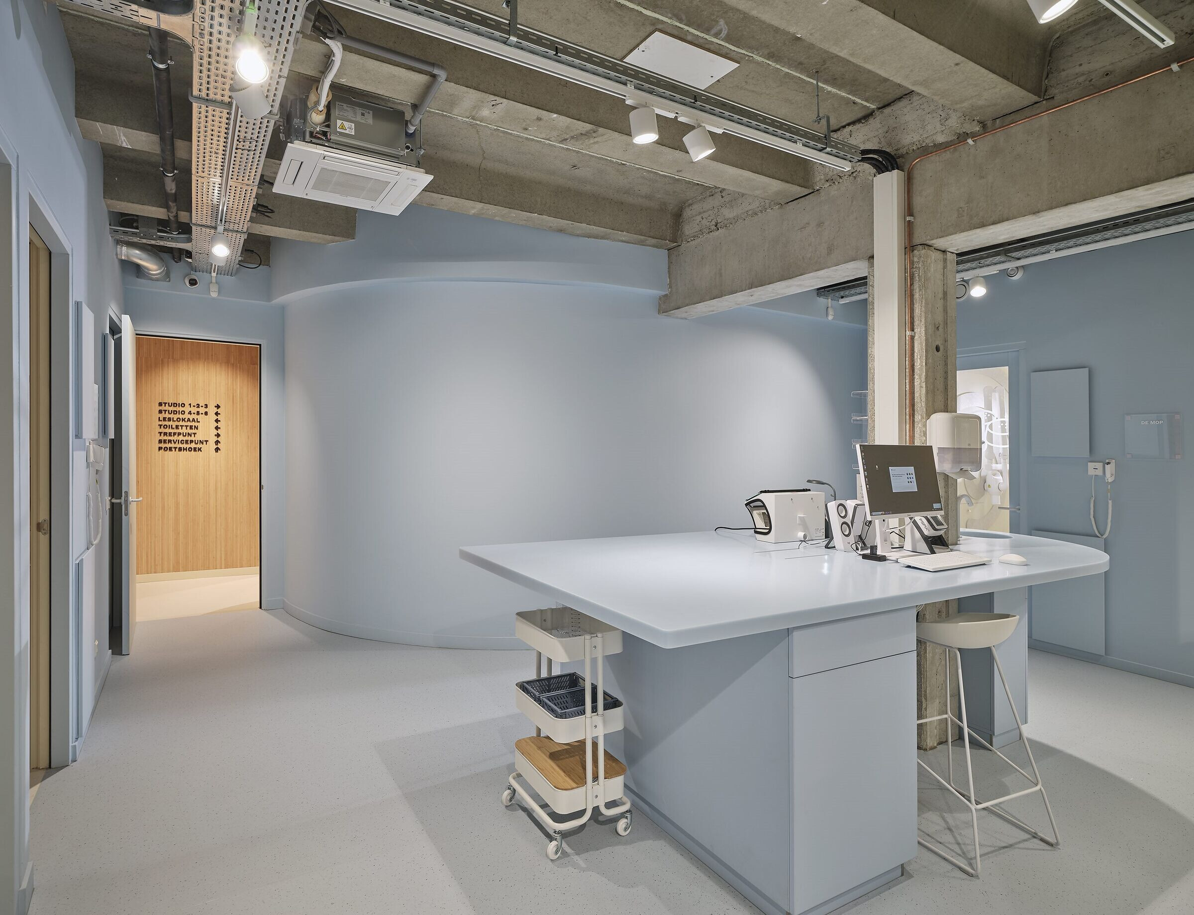 https://archello.com/story/134228/attachments/photos-videos/11 photo_credit DOKA concepts