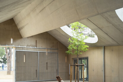 L’Ecole Samuel Paty in southern France is a primary school that experiments with massiveness and porousness