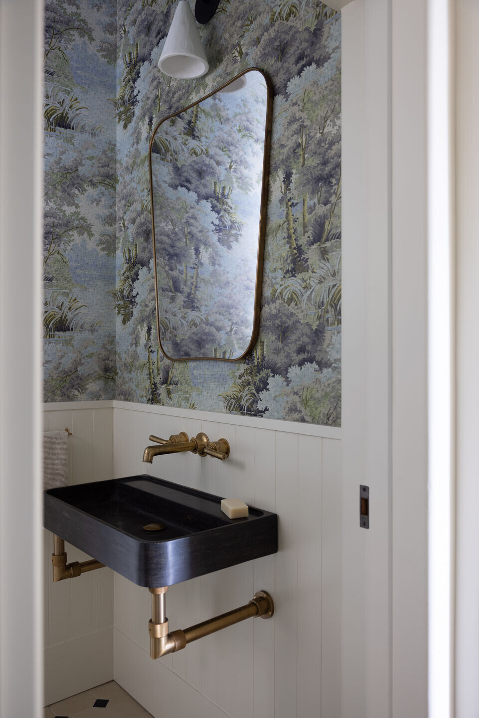 https://archello.com/story/134370/attachments/photos-videos/11 photo_credit Bess Friday