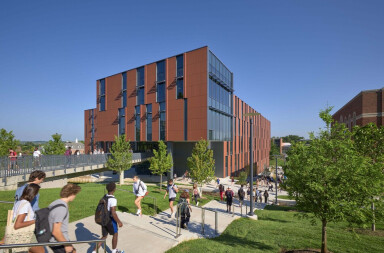 LMN Architects complete a sensitive and contextual design for an interdisciplinary building at the University of Cincinnati