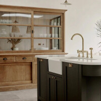 BT27 Traditional basin tap with spray rinse