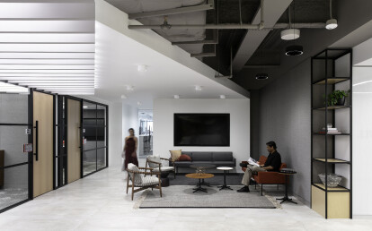 JLL Offices - Breakroom - Fluxwerx Portal Pendant