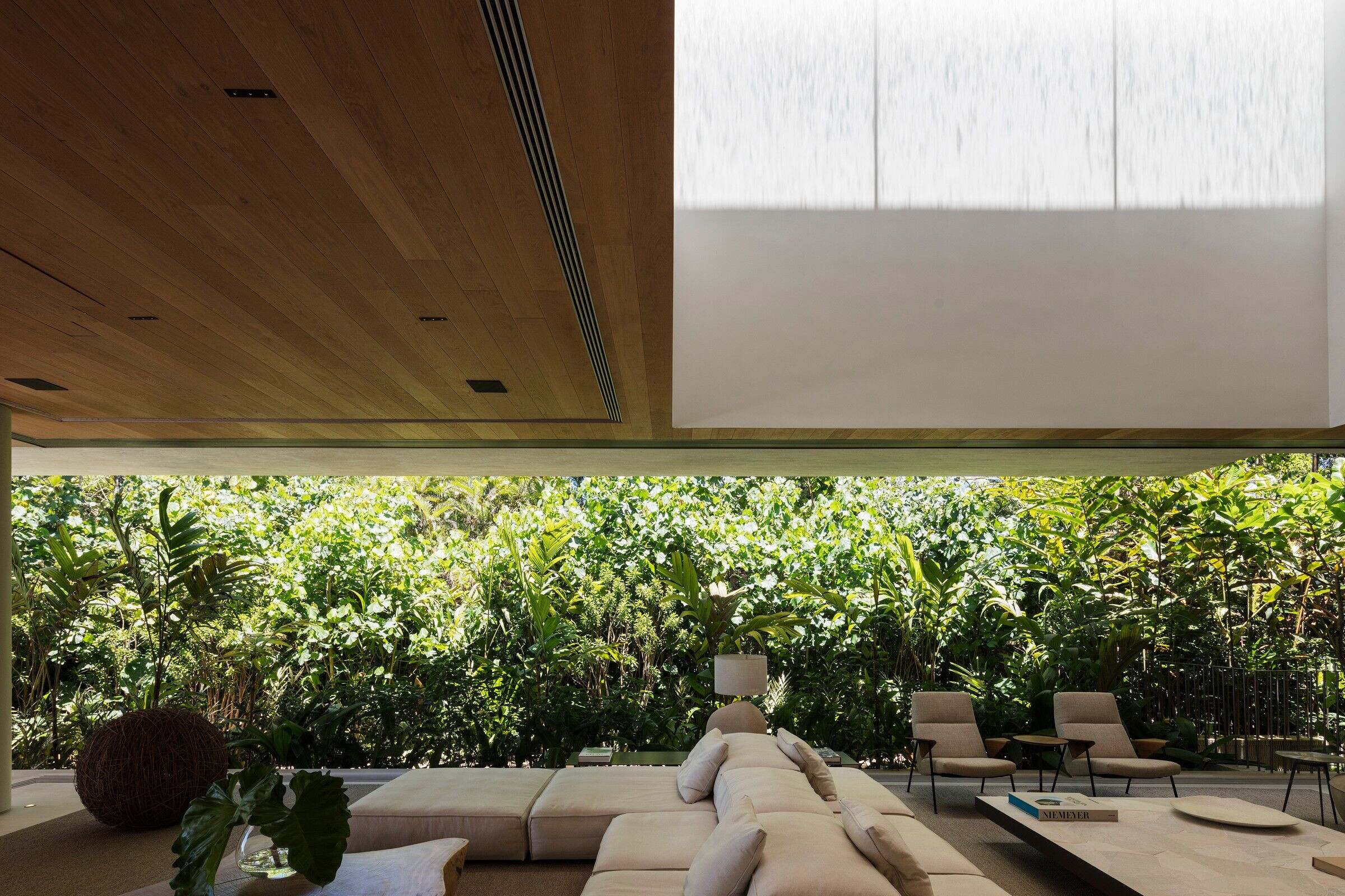 https://archello.com/story/135094/attachments/photos-videos/6 photo_credit Leonardo Finotti