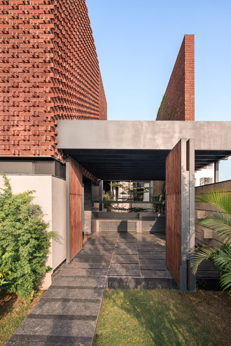 https://archello.com/story/135110/attachments/photos-videos/6 photo_credit © Purnesh Dev Nikhanj