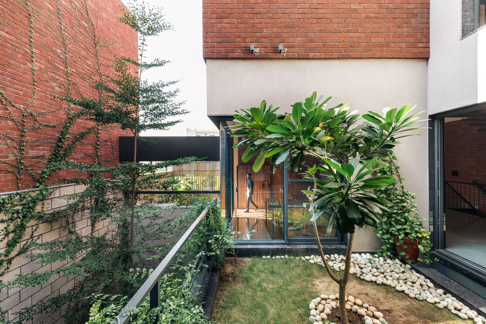 https://archello.com/story/135110/attachments/photos-videos/10 photo_credit © Purnesh Dev Nikhanj