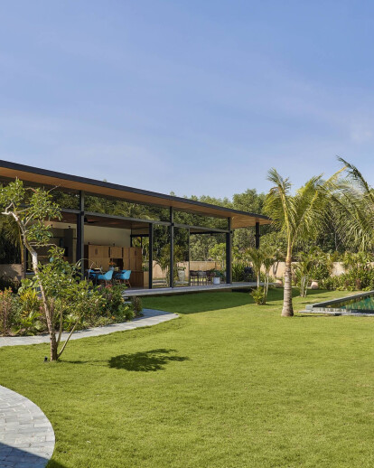 Bioclimatic Tropical Villa in Vietnam