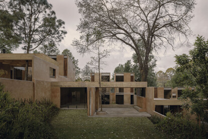 Taller Héctor Barroso designs orthogonal collection of homes on forested site in Mexico