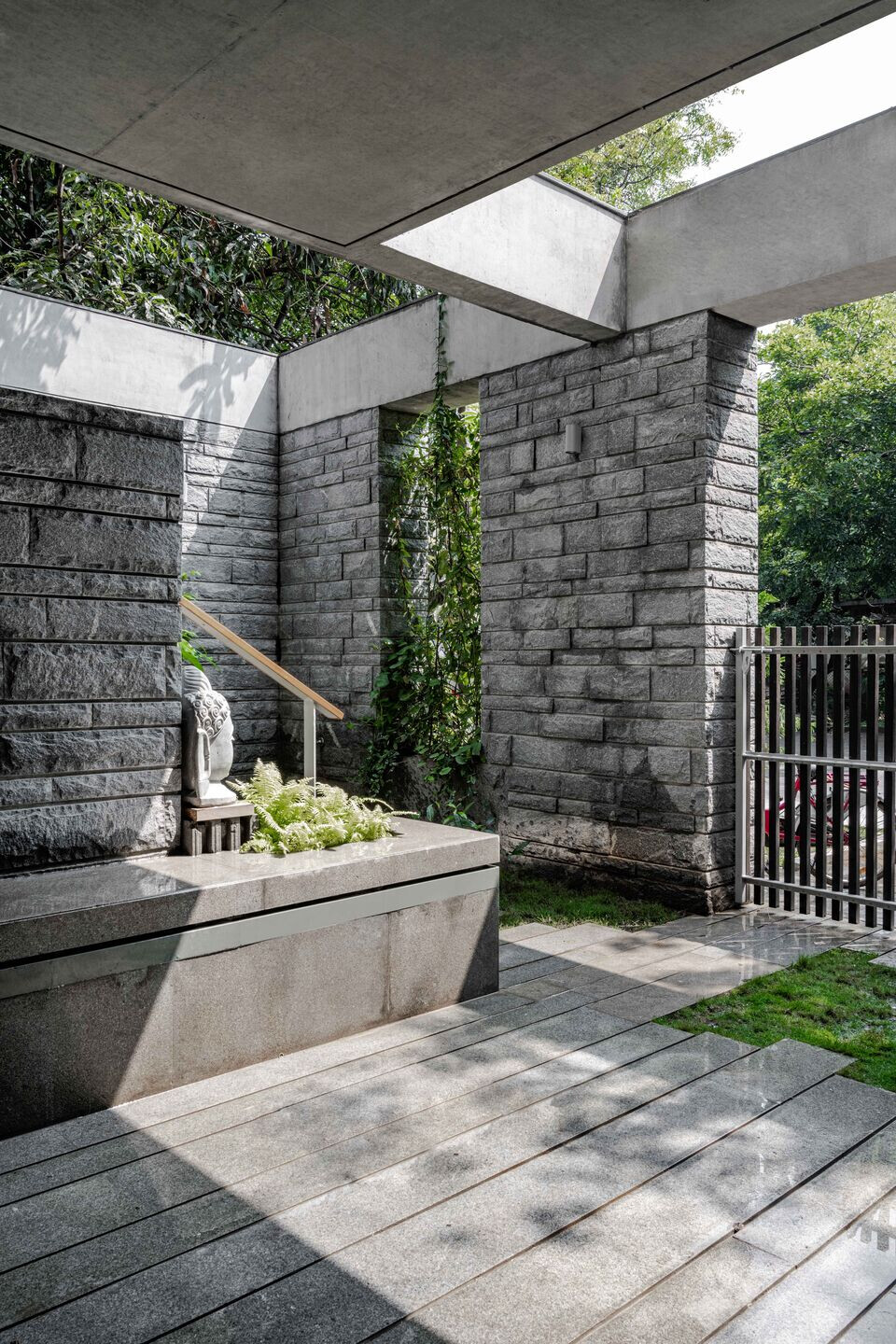 https://archello.com/story/135417/attachments/photos-videos/9 photo_credit MKG Studio