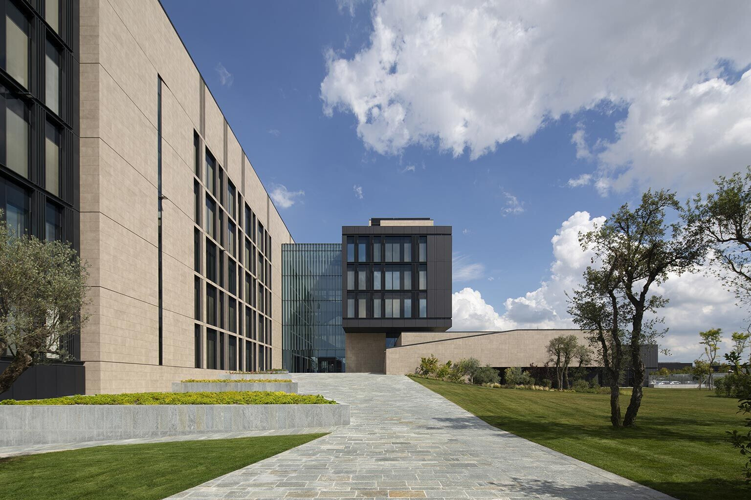 https://archello.com/story/135548/attachments/photos-videos/3 photo_credit Kai-Uwe Schulte-Bunert
