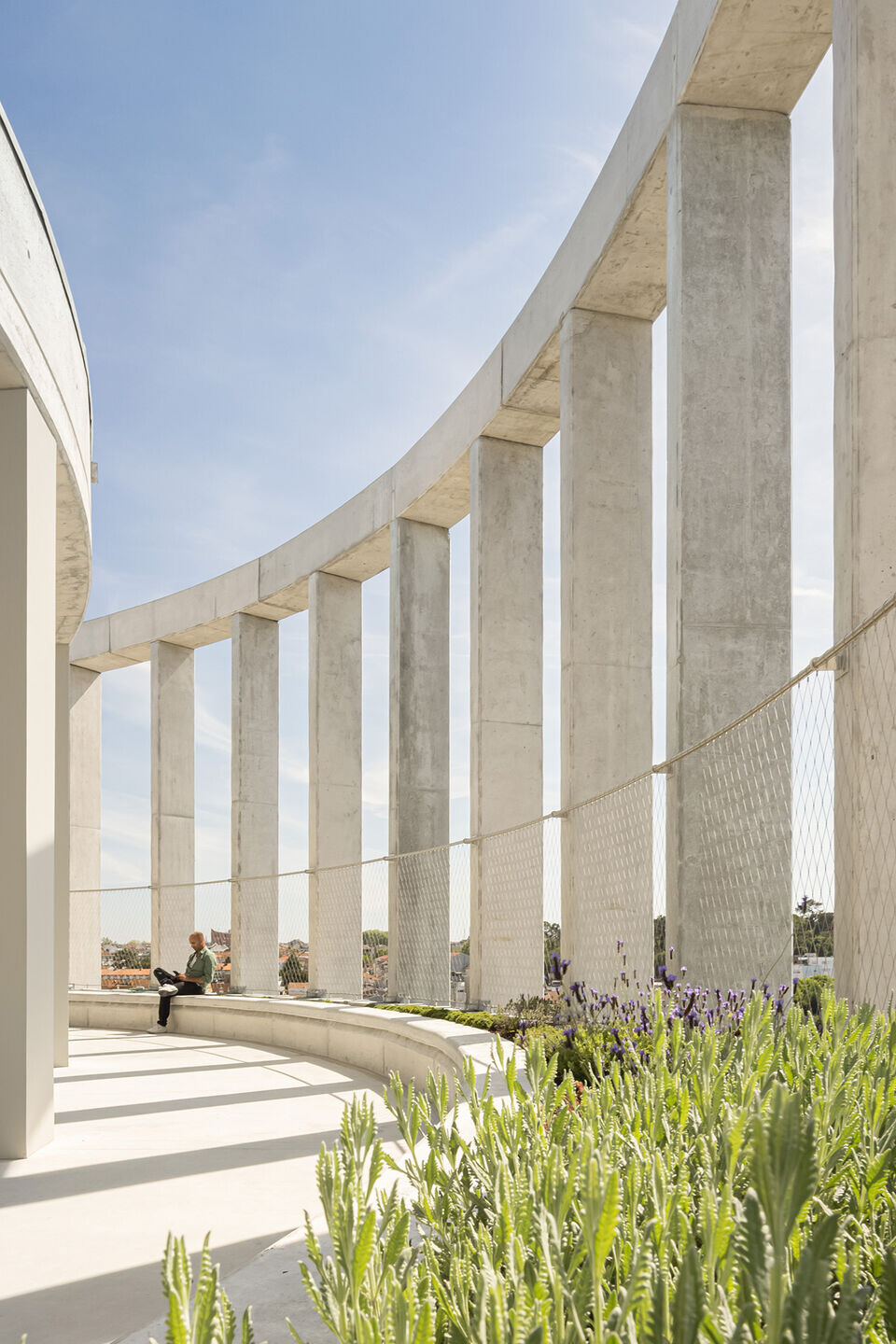 https://archello.com/story/135760/attachments/photos-videos/6 photo_credit © Fernando Guerra | FG+SG
