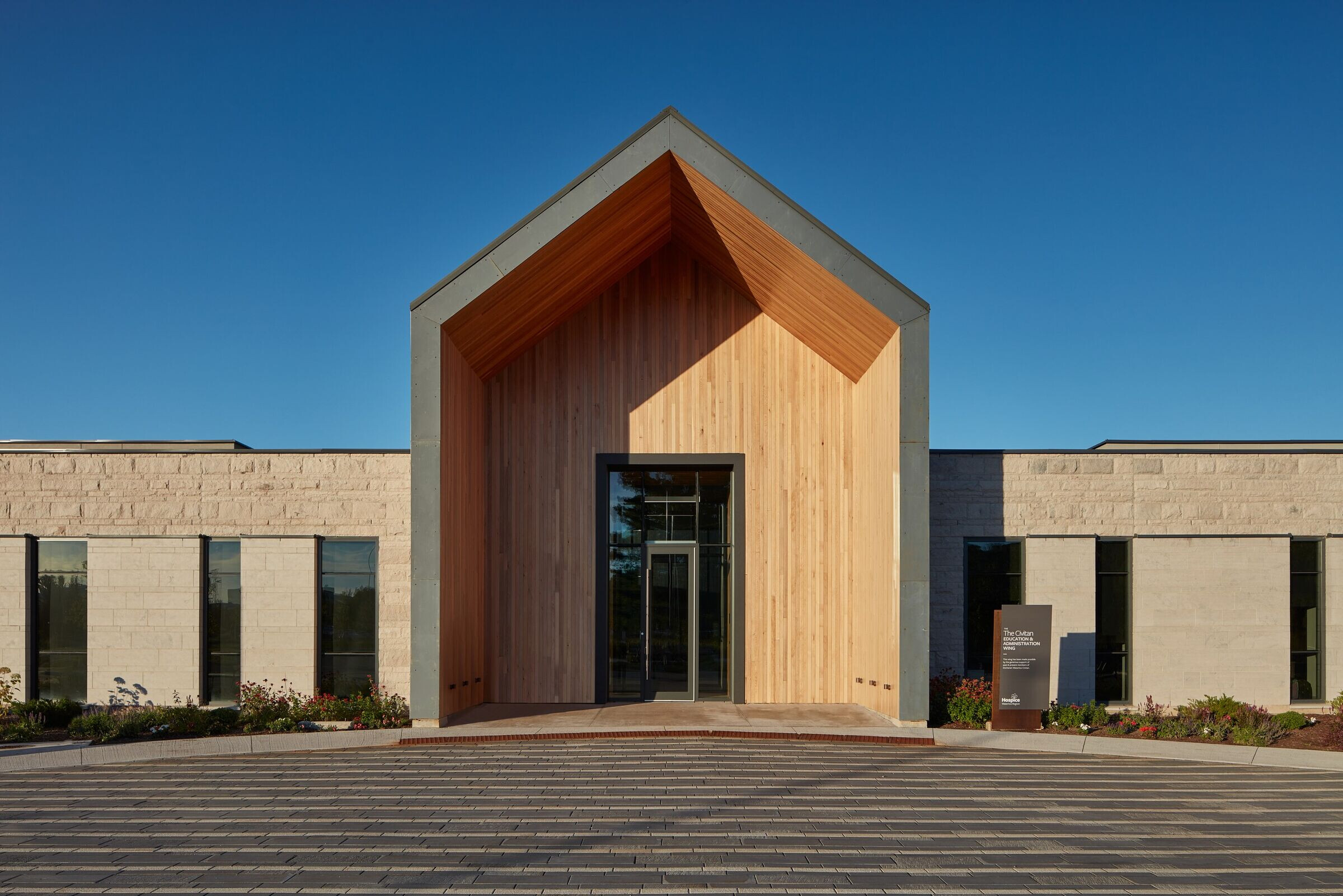 https://archello.com/story/135796/attachments/photos-videos/4 photo_credit Riley Snelling