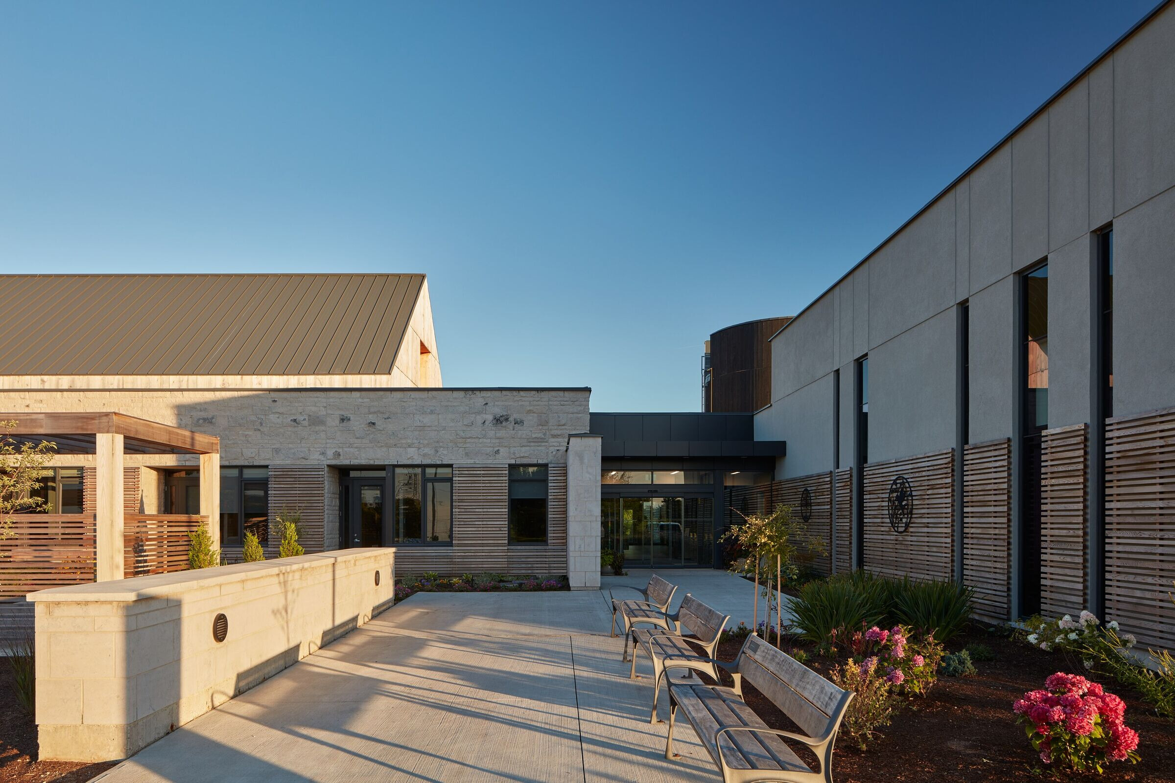 https://archello.com/story/135796/attachments/photos-videos/8 photo_credit Riley Snelling