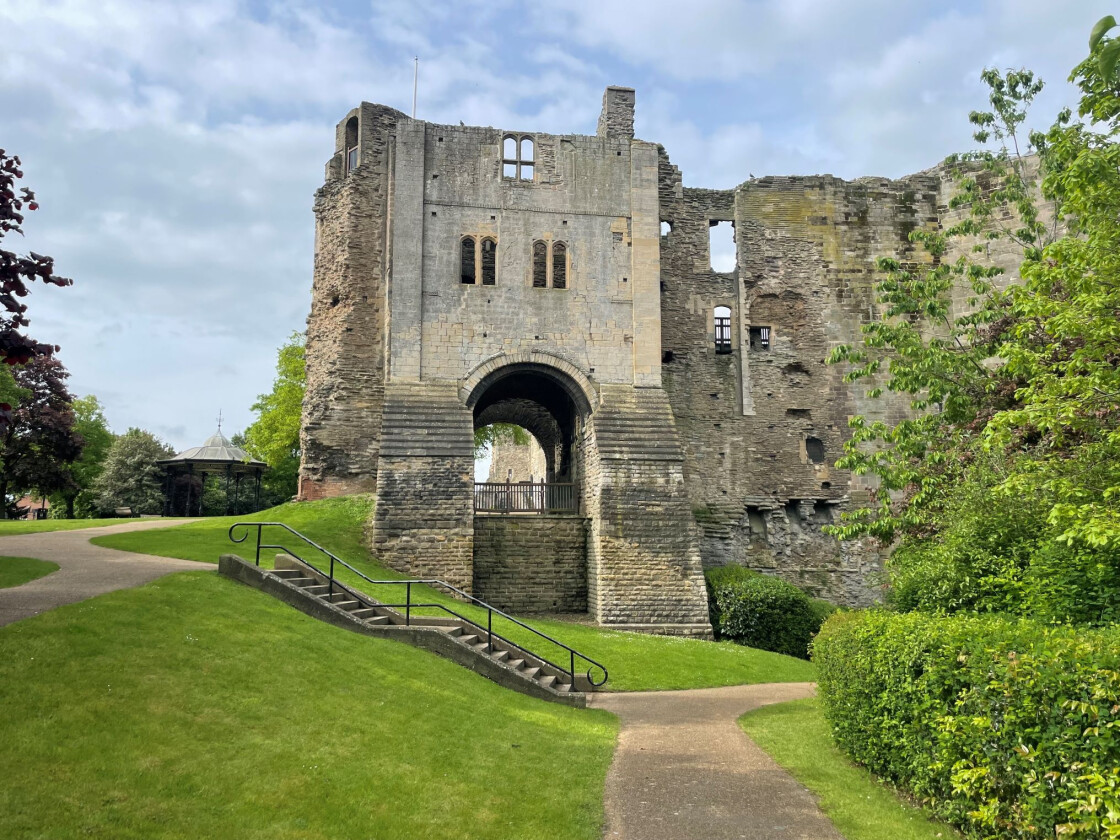 Newark Castle and Gardens