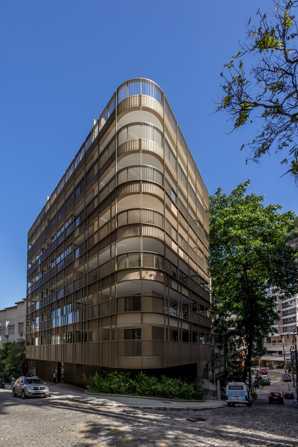 https://archello.com/story/135928/attachments/photos-videos/3 photo_credit André Nazareth