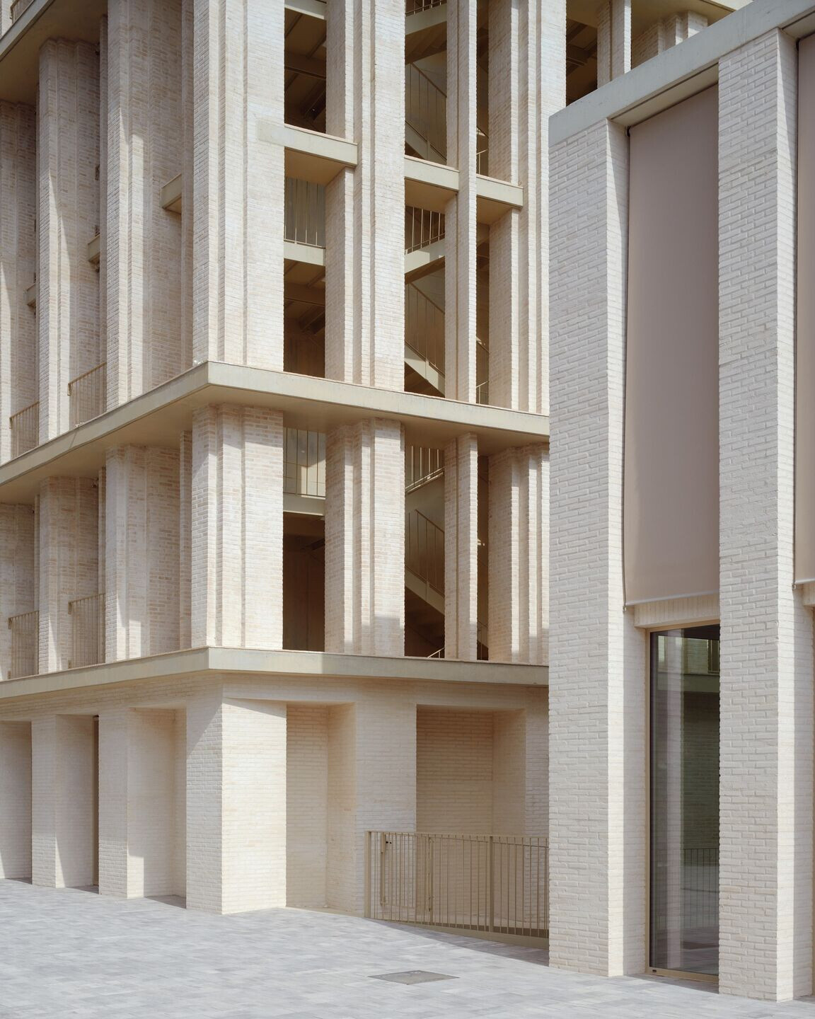 https://archello.com/story/136094/attachments/photos-videos/3 photo_credit Gregori Civera