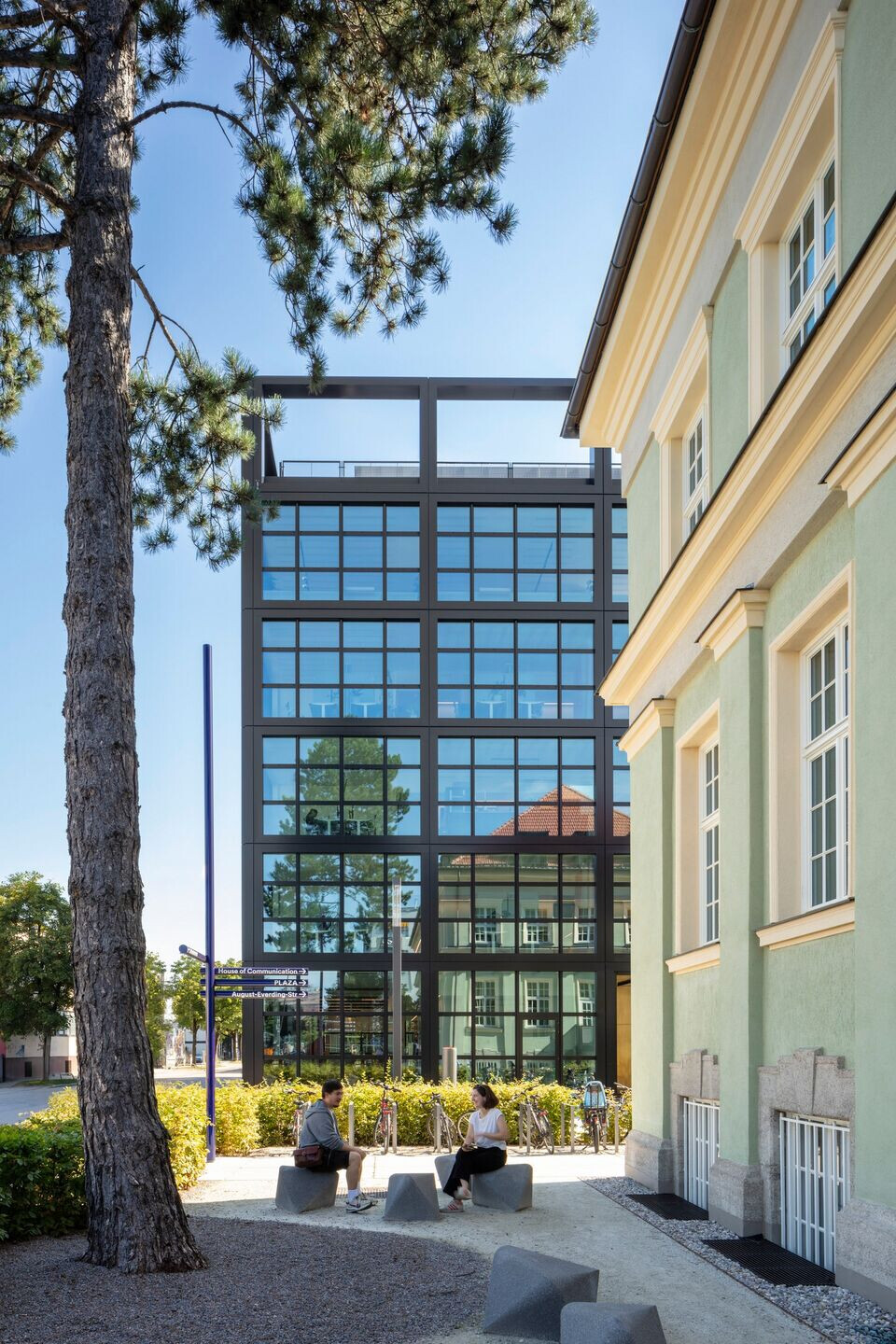 https://archello.com/story/136147/attachments/photos-videos/6 photo_credit HGEsch Photography
