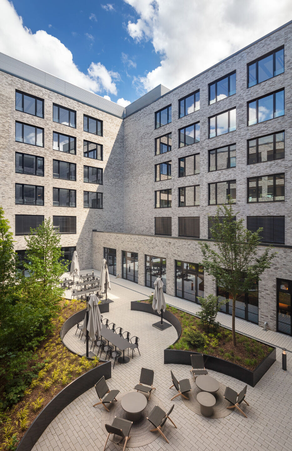 https://archello.com/story/136188/attachments/photos-videos/10 photo_credit © HGEsch Photography