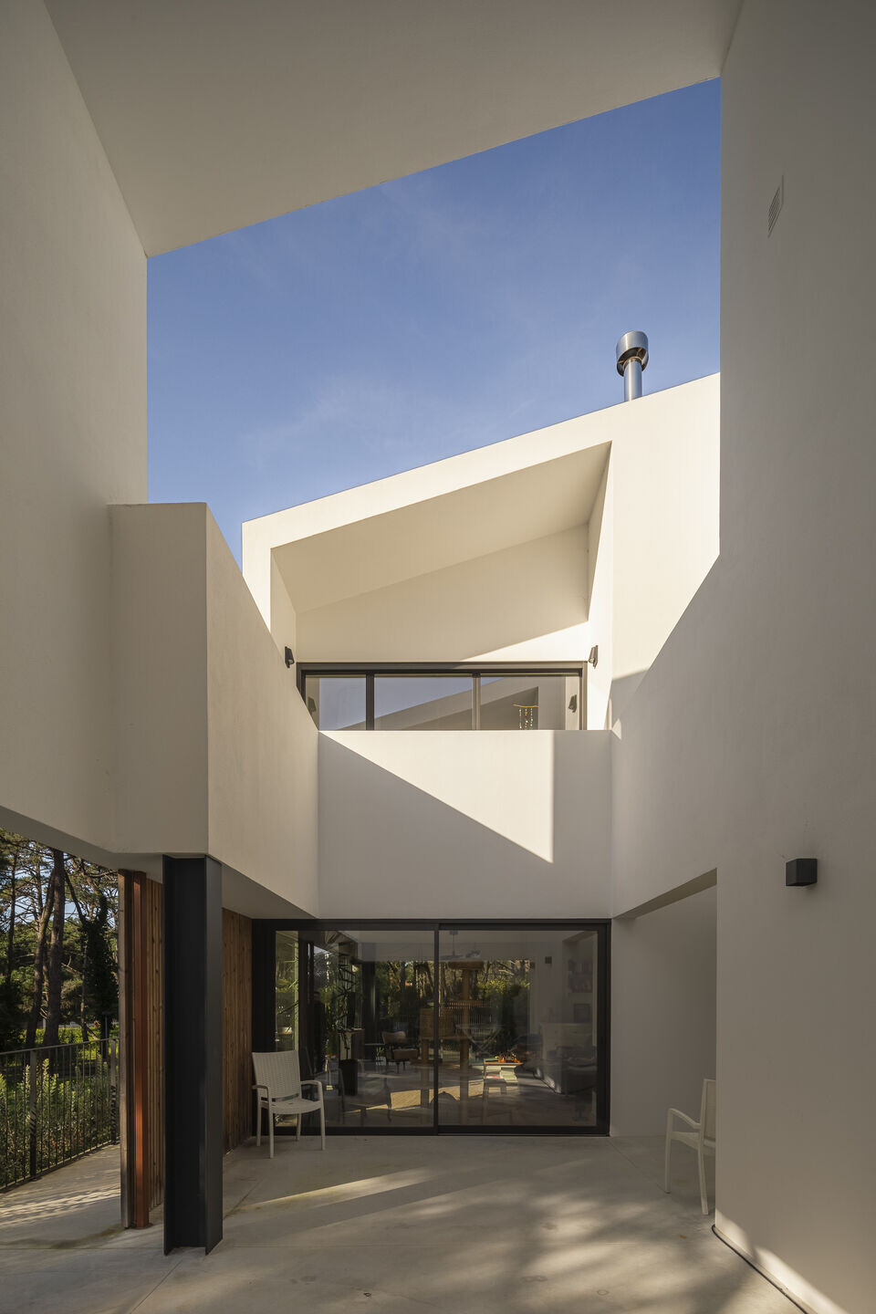 https://archello.com/story/136313/attachments/photos-videos/13 photo_credit by Nuno Almendra