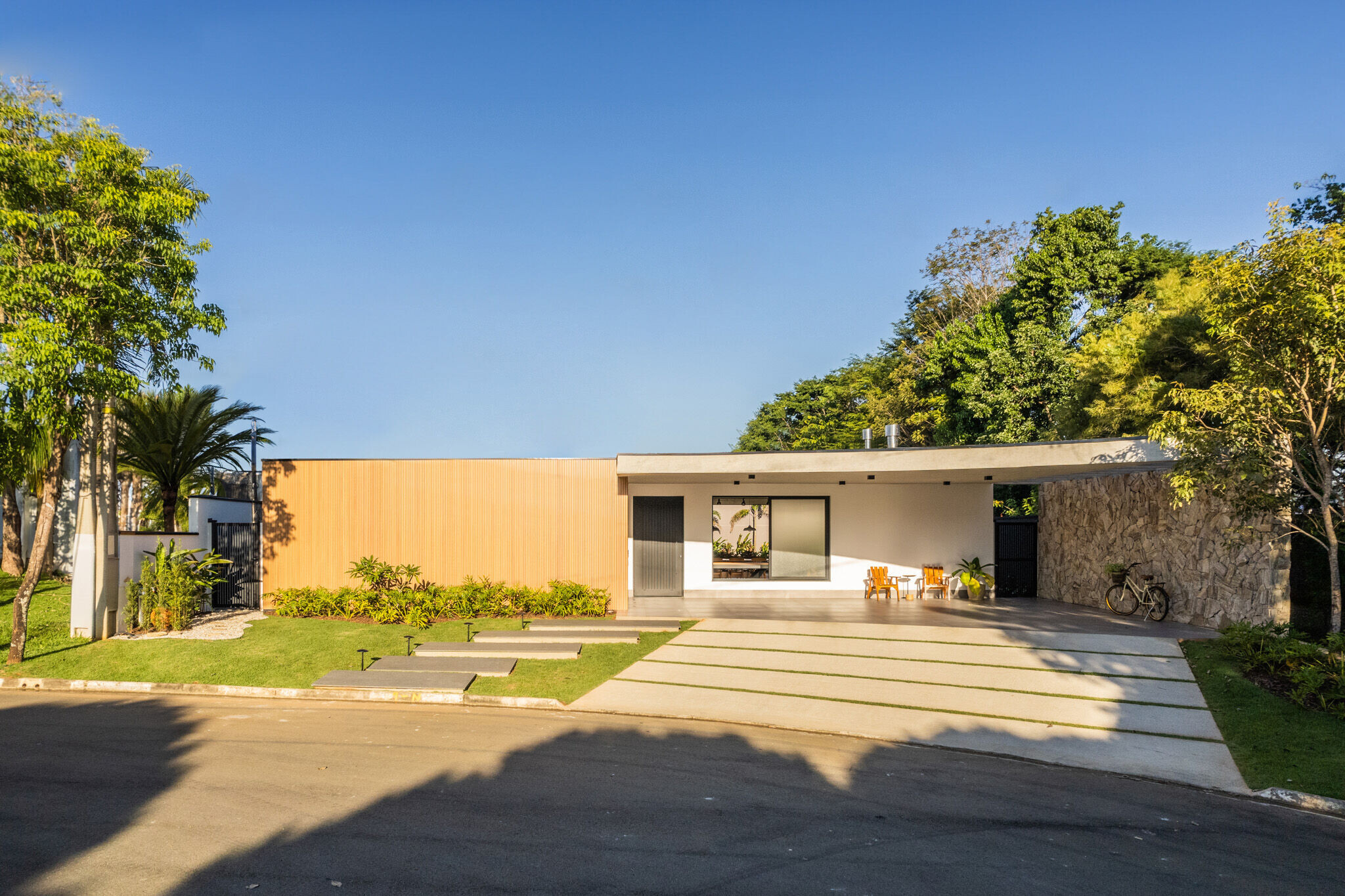 https://archello.com/story/136311/attachments/photos-videos/15 photo_credit Guilherme Pucci