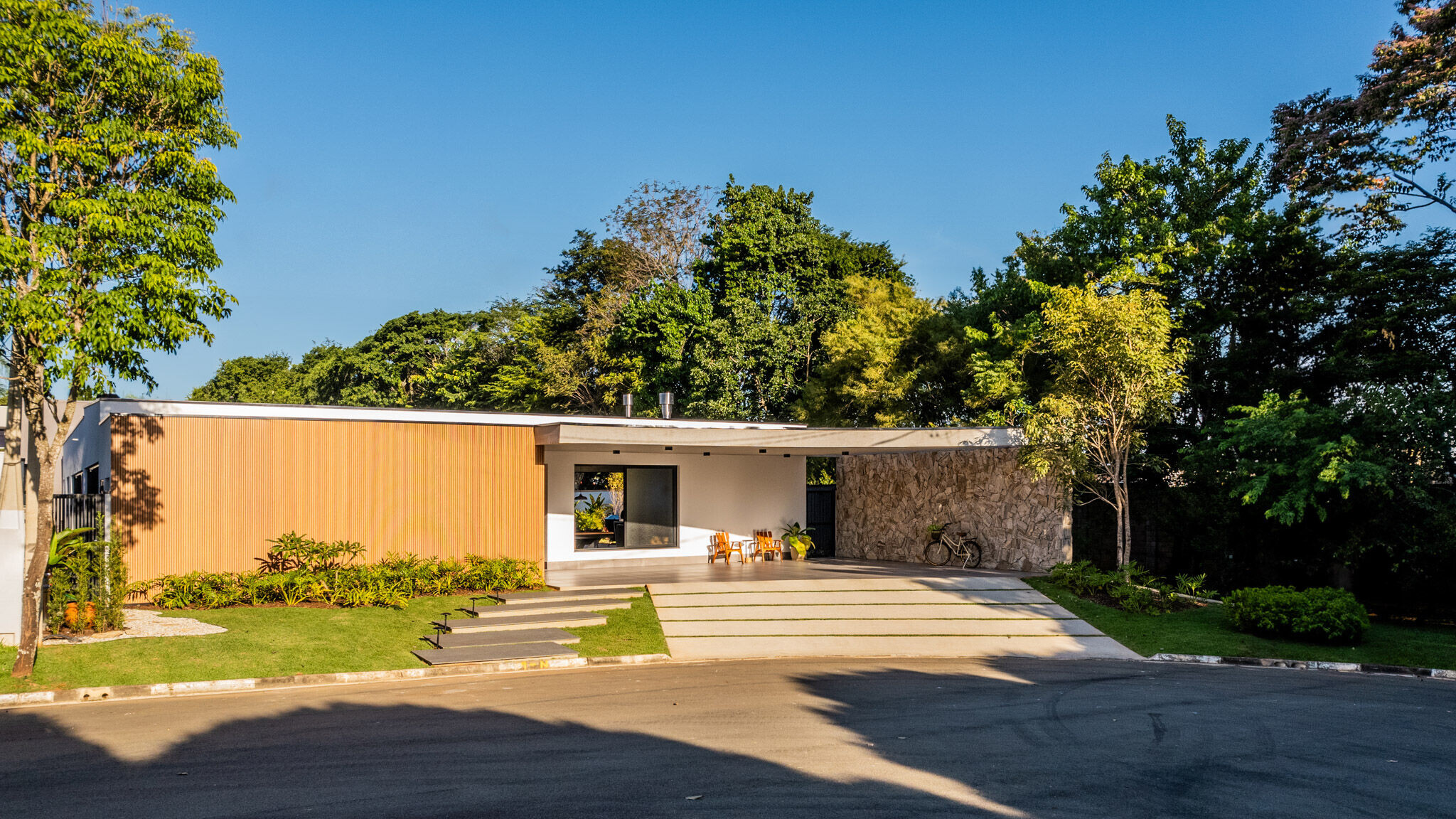 https://archello.com/story/136311/attachments/photos-videos/17 photo_credit Guilherme Pucci