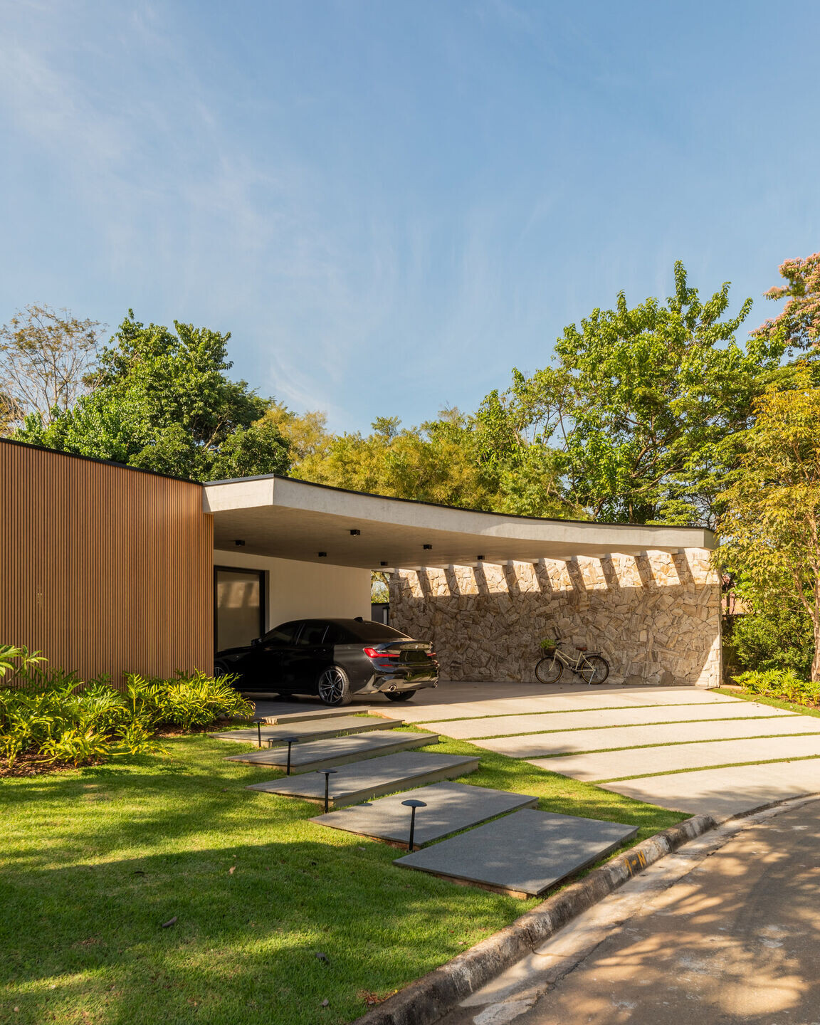 https://archello.com/story/136311/attachments/photos-videos/21 photo_credit Guilherme Pucci