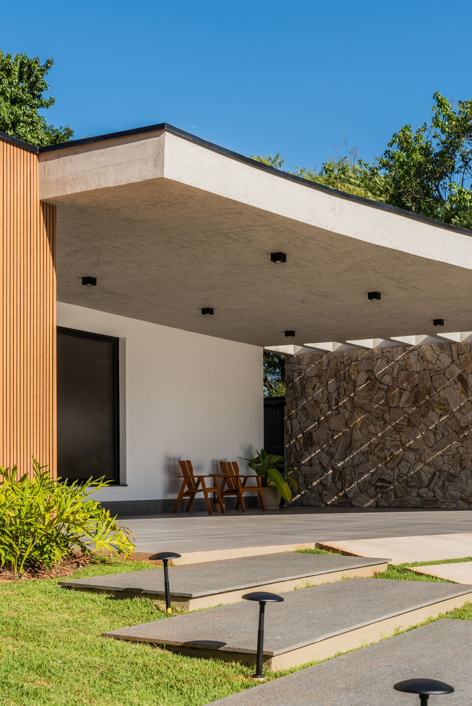 https://archello.com/story/136311/attachments/photos-videos/25 photo_credit Guilherme Pucci