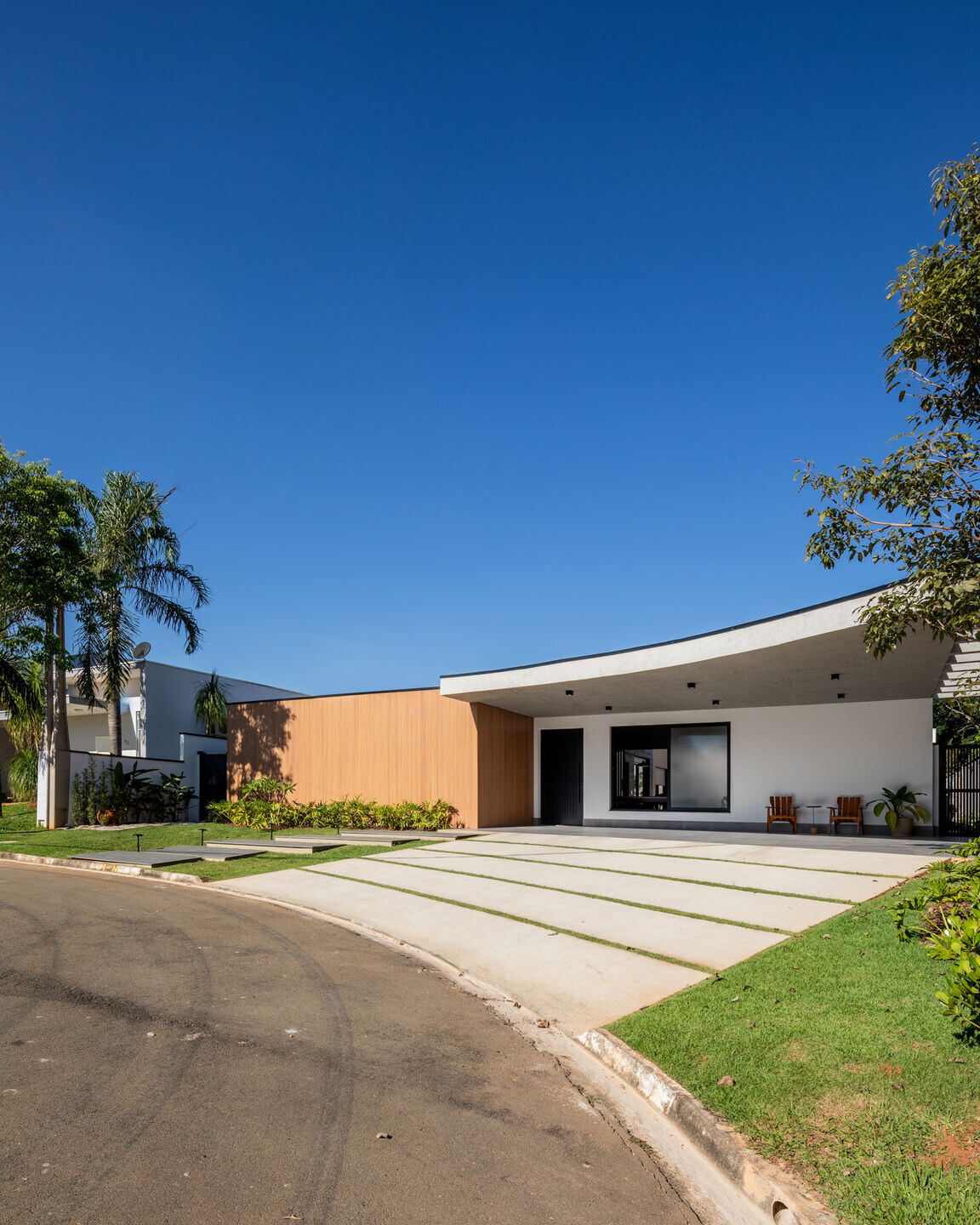 https://archello.com/story/136311/attachments/photos-videos/30 photo_credit Guilherme Pucci